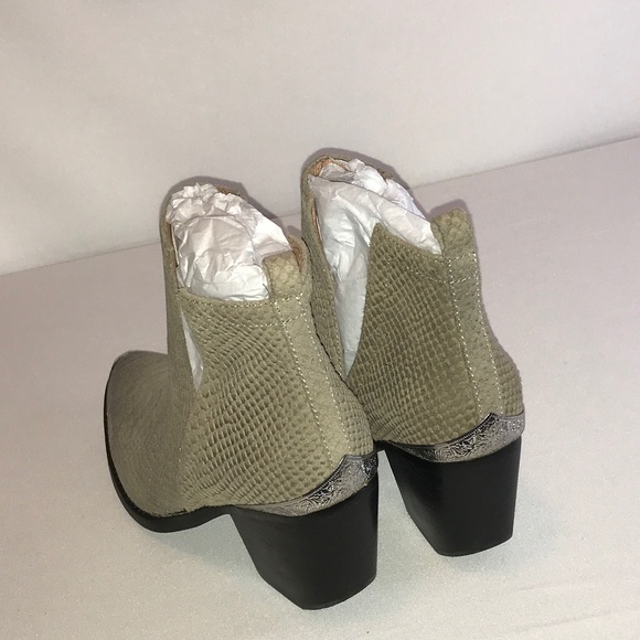 JEFFREY CAMPBELL CROMWELL KHAKI SNAKE ANKLE BOOTS - Picture 5 of 6